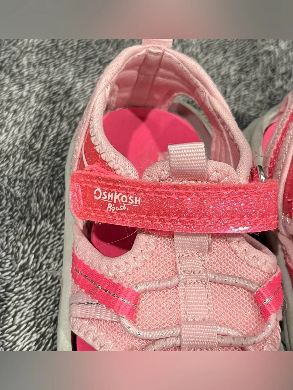 OshKosh B'gosh toddler girls pink sandals size 5
